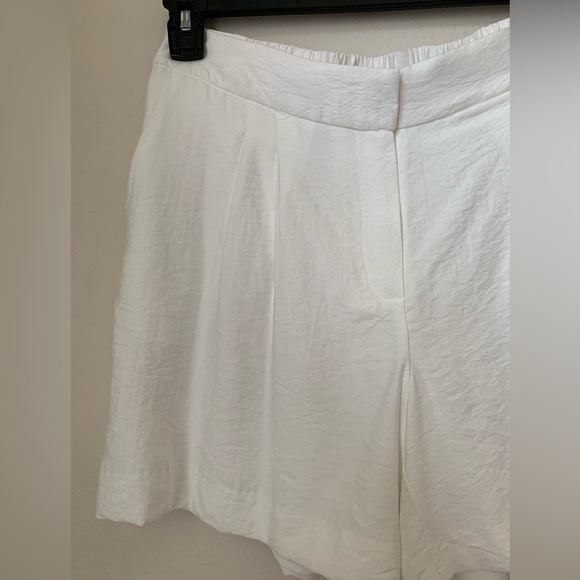 Vince Camuto  NEW women’s solid shorts - size 4 - Picture 2 of 14